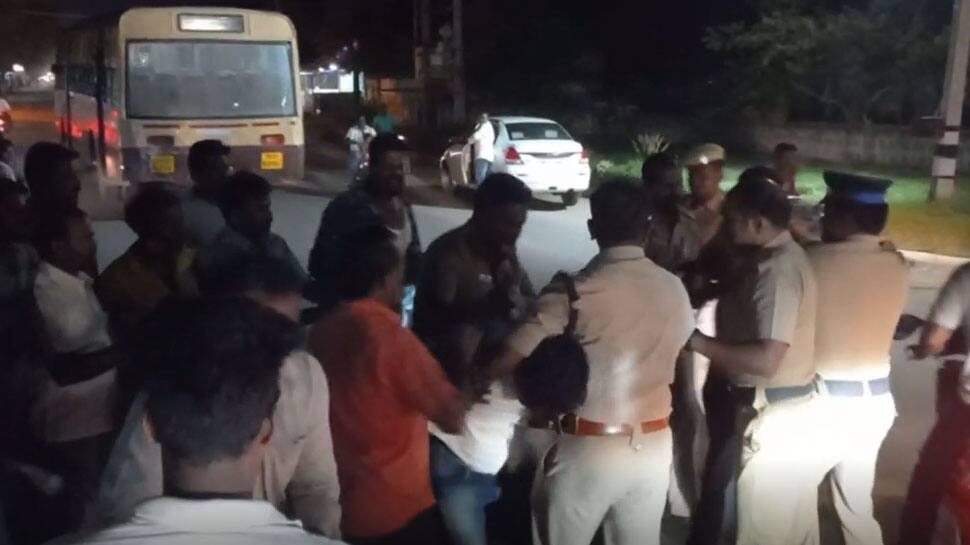 கள்ளக்குறிச்சியில் பாஜகவினர் பீர் பாட்டில் வீச்சு; இருவர் கைது