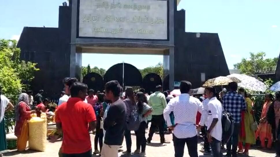 வண்டலூருக்கு முதல்வர் வருகை - வெயிலில் வாடிய வதங்கிய பொதுமக்கள்