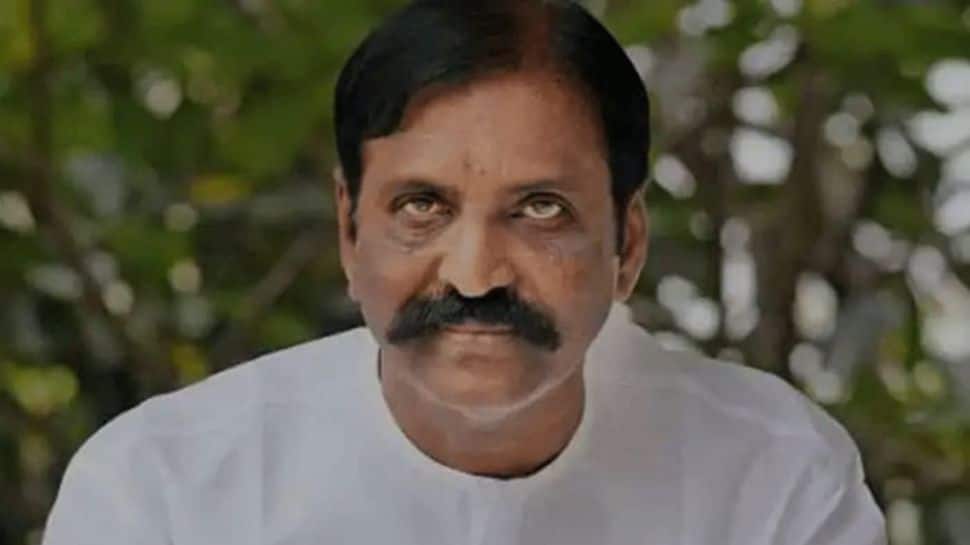 அரசியலின் குரல்வளையை ஆன்மீகமும் ஆன்மீகத்தின் குரல்வளையை அரசியலும் பிடிப்பது தகாது!