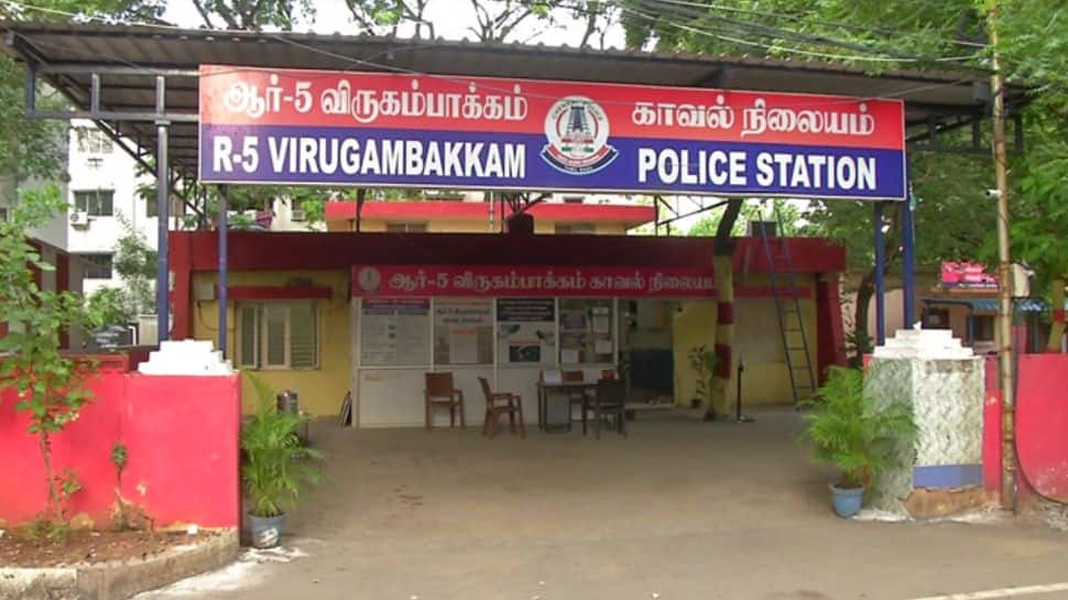 சென்னை: பெண்களை அடைத்து வைத்து விபச்சாரம்; 5 பேர் அதிரடி கைது - பின்னணி
