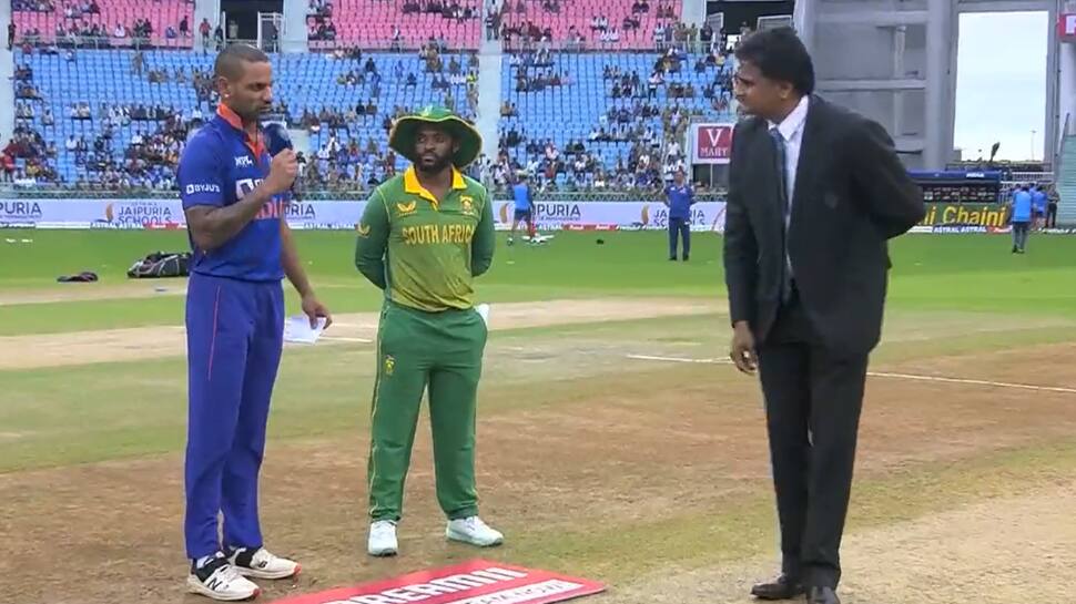 வழிவிட்டார் வருணபகவான் - இந்திய அணி பந்துவீச்சு; ருதுராஜ் கெய்க்வாட் அறிமுகம்!