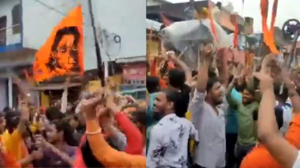 Watch: 'ஜெய் ஸ்ரீராம்' - வாள், துப்பாக்கியுடன் தசரா கொண்டாட்டம்; உ.பி.,யில் பாரம்பரியமா?