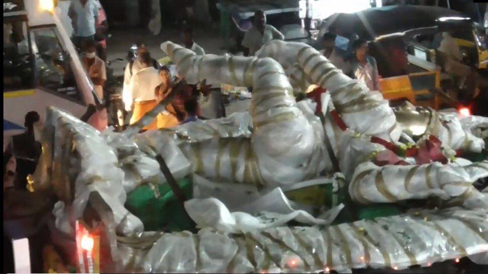 வேலூர் வந்தடைந்த உலகின் மிக உயரமான பஞ்சலோக நடராஜர் சிலை; பக்தர்கள் ஆரவாரம்!