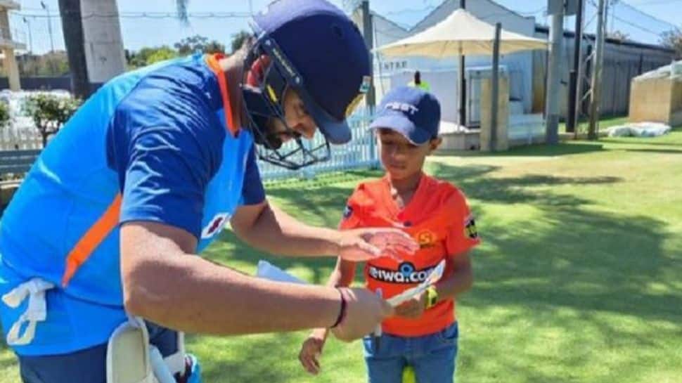 T20 World cup: ரோகித் சர்மாவுக்கு பந்துவீசிய 11வயது இளம் சிறுவன்