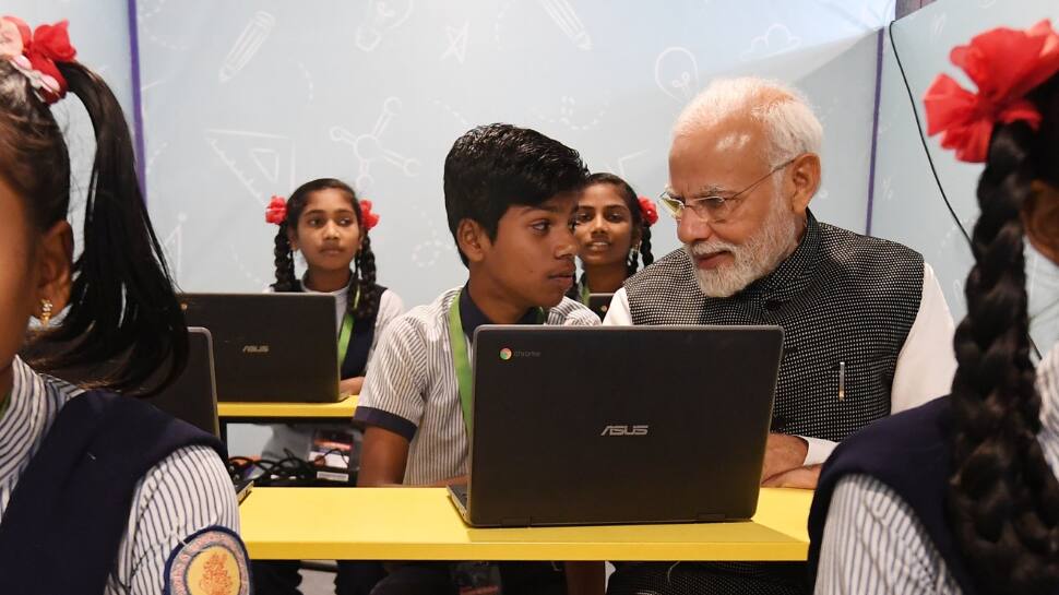 பிரதமர் கையால் இளைஞர்களுக்கு தீபாவளி பரிசு காத்திருக்கிறது - முழு விவரம் இதோ... 