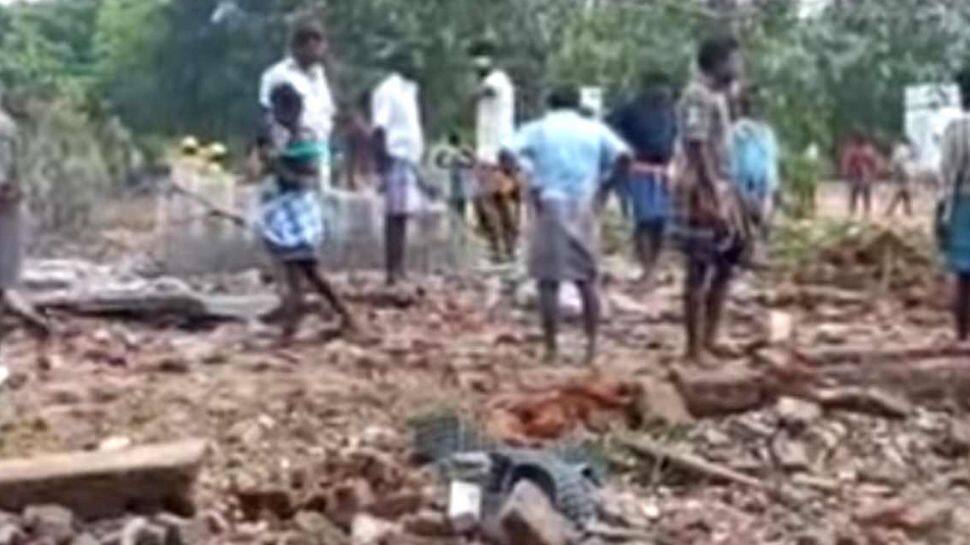 பட்டாசு ஆலையில் பயங்கர வெடிவிபத்து - 5 பேர் உயிரிழப்பு