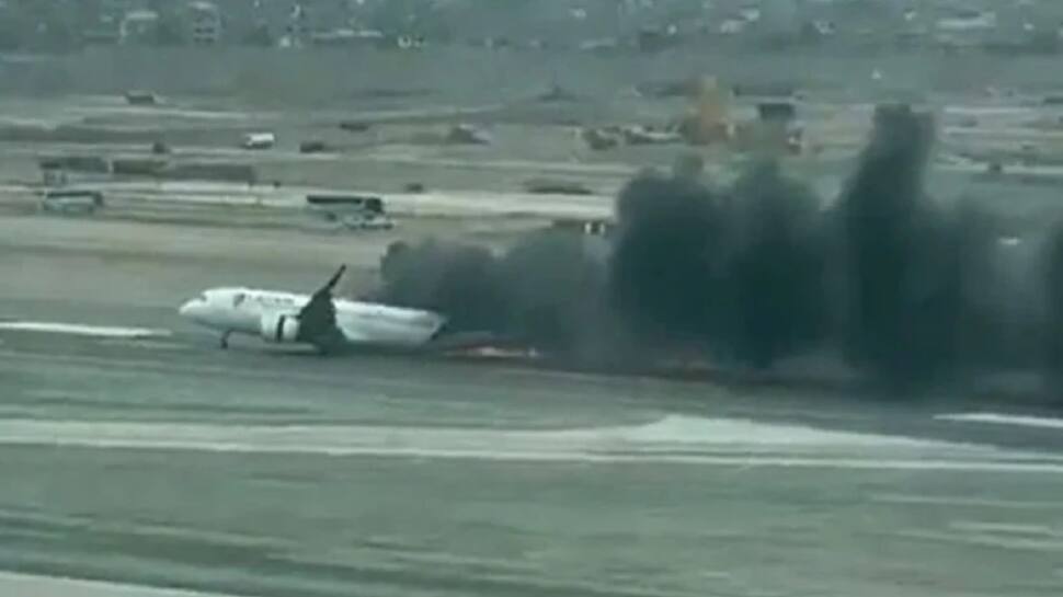 Video : பறக்க இருந்த விமானம்... குறுக்கே வந்த வாகனம் - கோர விபத்து!