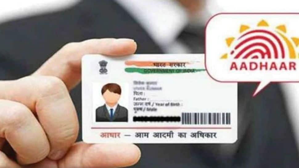வாட்ஸ் ஆப் வழியாக ஆதார், பான் கார்டு பெறுவது எப்படி?