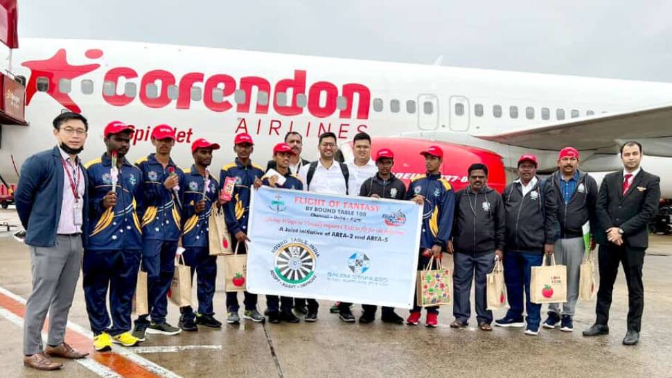 Flight of Fantasy : விமானத்தில் பறந்த பார்வை மாற்றுத்திறன் மாணவர்கள்