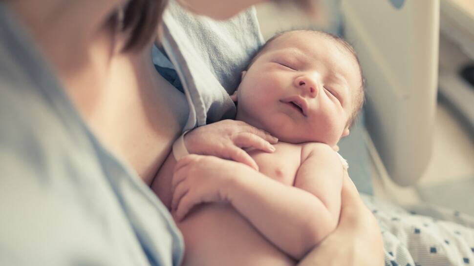 குழந்தை பெற்றுக் கொண்டால் ₹3 லட்சம்; சலுகைகளை அள்ளி வீசும் ஜப்பான் அரசு!