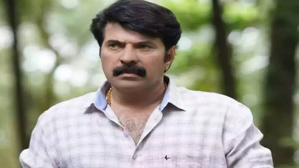  இயக்குநரை உருவ கேலி செய்த விவகாரம் - வலுத்த எதிர்ப்பு; வருத்தம் தெரிவித்த மம்மூட்டி