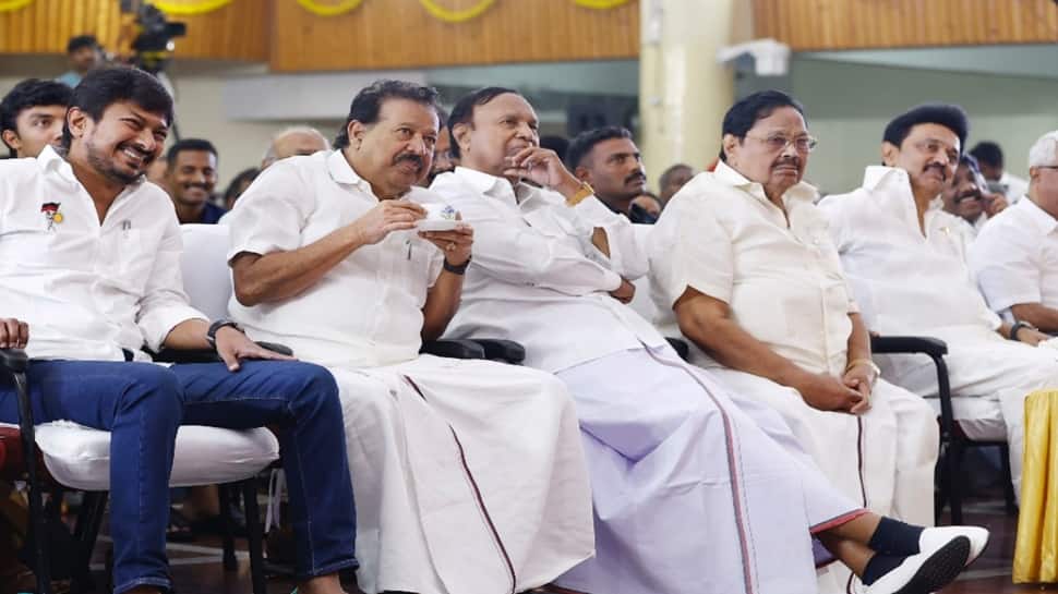 உதயநிதி வாரிசா? துணிவா?... கவிப்பேரரசு வைரமுத்து சொன்ன நச் பதில்