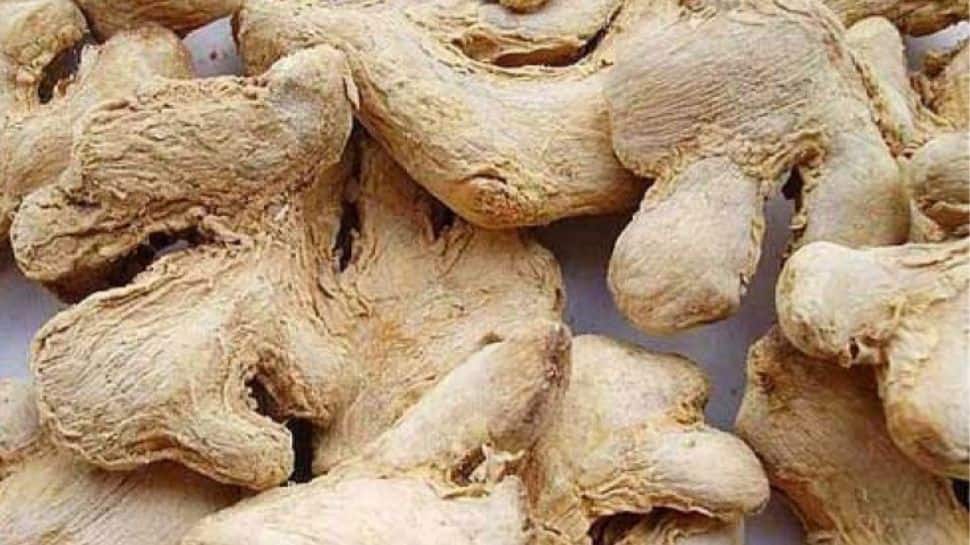 Dry Ginger Benefits in winter Season ஒரு கப் இஞ்சி தண்ணீர் குடித்தால்