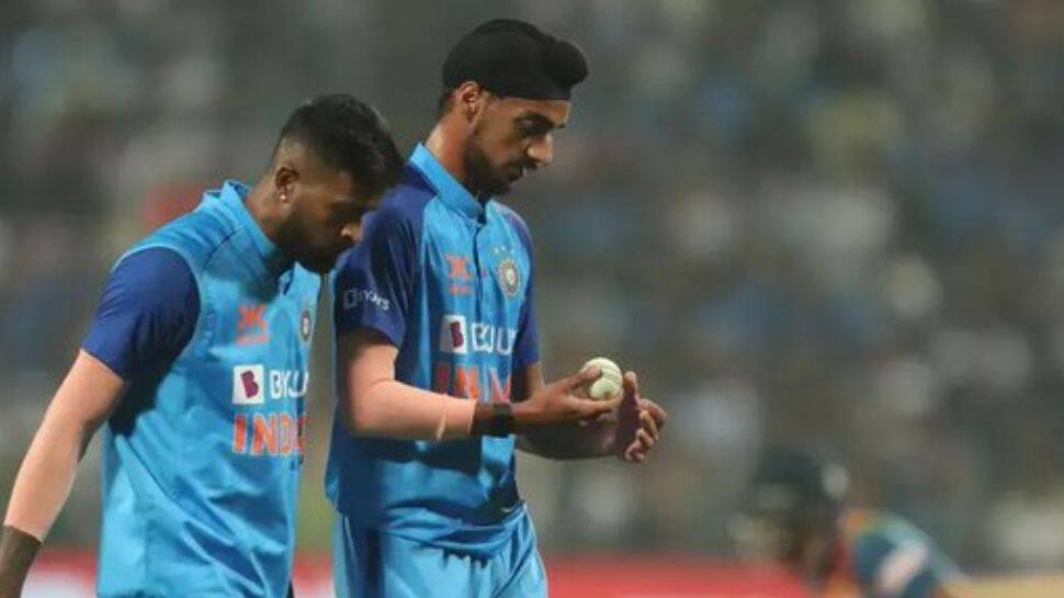 கபில்தேவிடம் இருந்து அர்ஷ்தீப்சிங் இதை கத்துக்கணும்; சொல்லும் முன்னாள் வீரர்