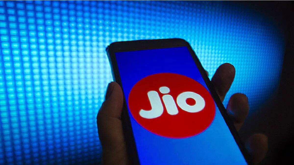 ஆபர்களை அள்ளி தரும் ஜியோ...336 நாட்கள் வேலிடிட்டி