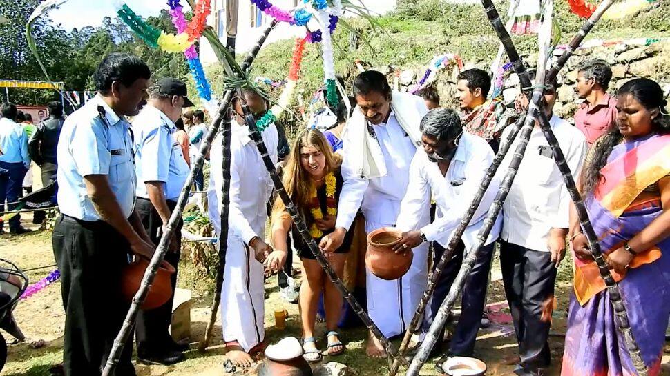 கலை நிகழ்ச்சிகளுடன் வெளிநாட்டு சுற்றுலாப்ப‌ய‌ணிக‌ளின் பொங்கல் கொண்டாட்டம்! 