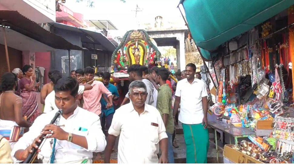 Happy Pongal 2023: சென்னையில் இளவட்டக்கல் தூக்கும் இளைஞர்கள்! திருத்தணி திருக்கடையூர் வீதியுலா