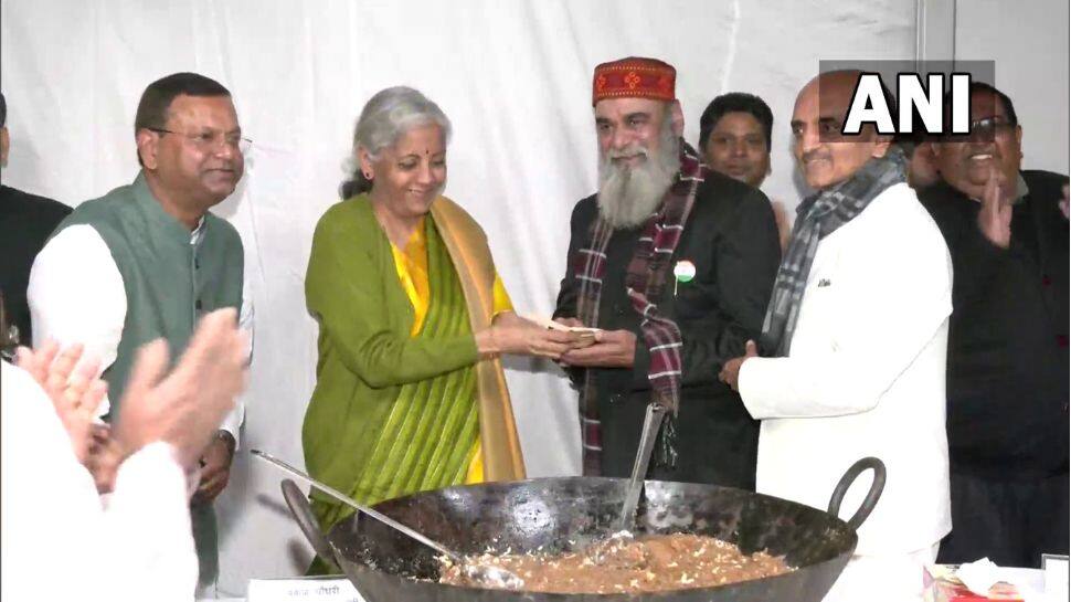 Budget 2023: அல்வா கிளறிய நிதியமைச்சர்! பட்ஜெட்டுக்கு முன் அல்வா கிளறப்படுவது ஏன்!