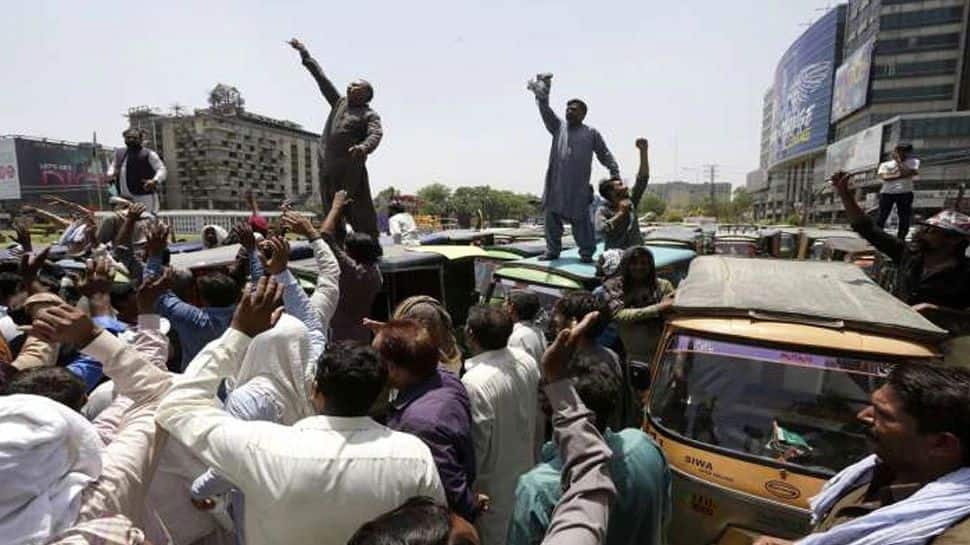 உணவில்லாமல் வாடும் மக்கள்! ஆடம்பரமாய் வாழும் நவாப்கள்! பாகிஸ்தானின் அவல நிலை!