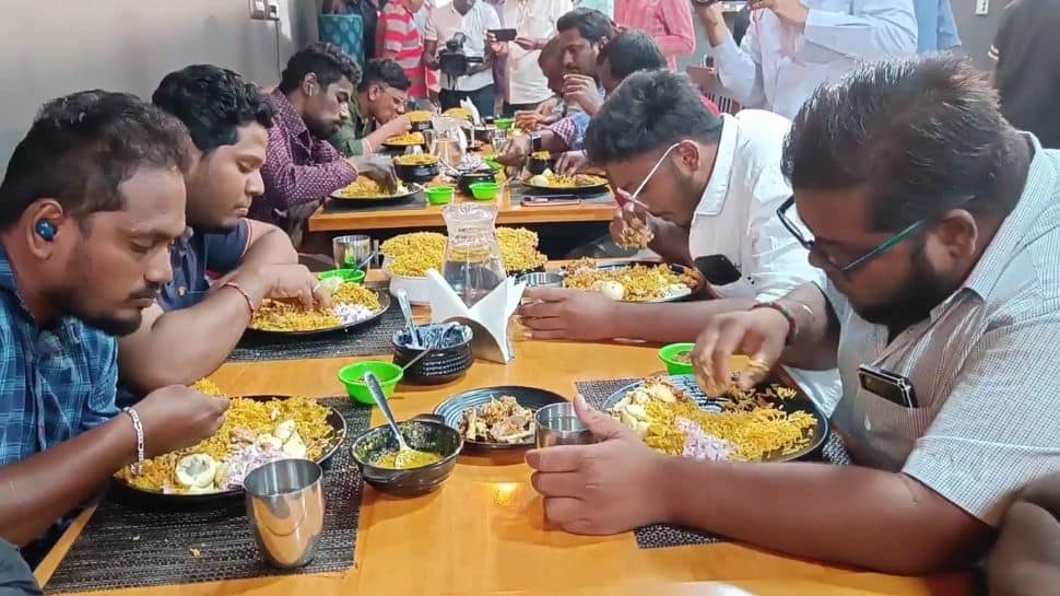 Briyani Eating Competition in Namakkal நாமக்கல்லில் பிரியாணி