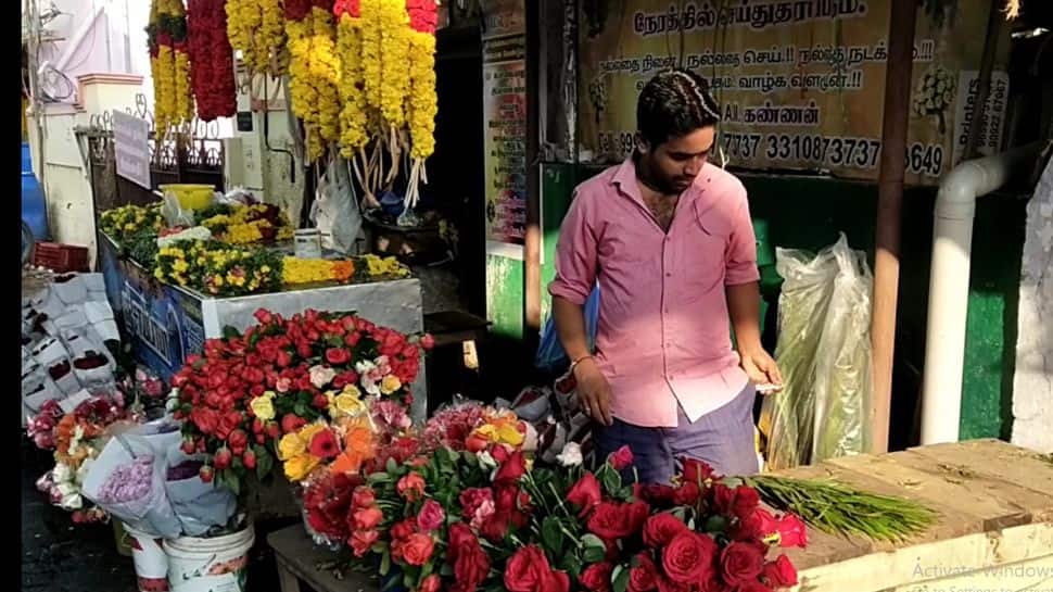 காதலர் தினத்தை முன்னிட்டு விண்ணைத் தொடும் ரோஜப்பூ விலை! ஒரு பூவின் விலை ₹30!