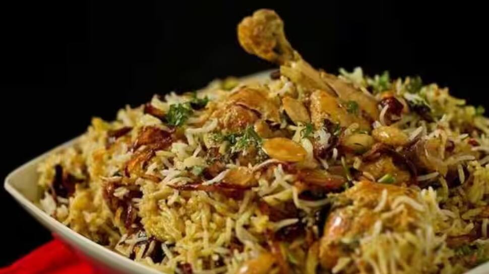 சிங்கிள்ஸ் ஹேப்பி அண்ணாச்சி... காதலர் தினத்தில் பிரியாணி இலவசம்!