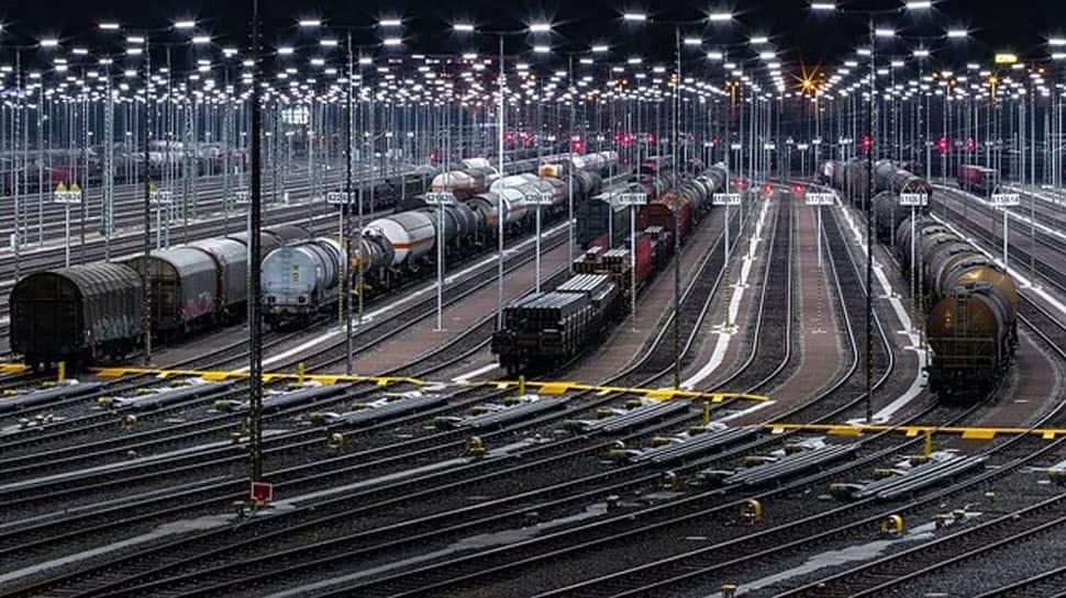 உலகின் மிகப்பெரிய ரயில் நிலையம்! ஒரே நேரத்தில் 40+ ரயில்கள் நிற்கலாம்!