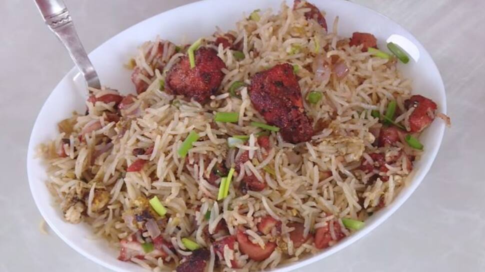 சைவ கடையில் சிக்கன் கேட்டு சண்டை போட்ட 'மப்டி' போலீஸ் - சிக்கிய சிசிடிவி வீடியோ