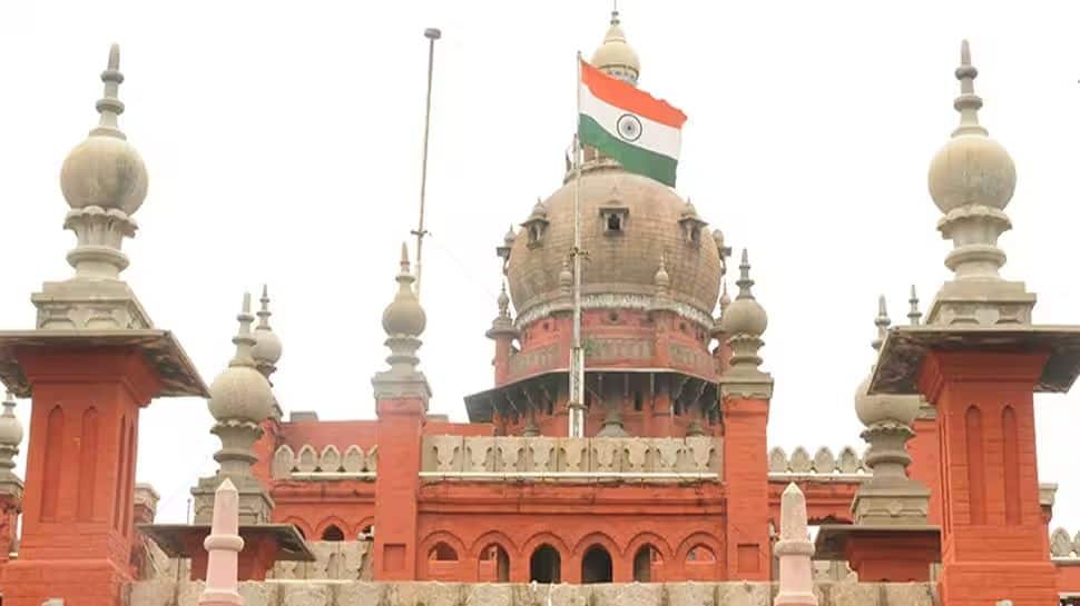 வாக்காளர்களை அடைத்து வைக்க சட்டவிரோத கொட்டகைகள்! அதிரும் ஈரோடு இடைத்தேர்தல்