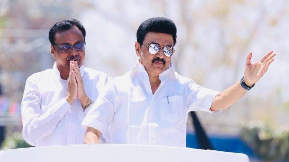 ஈரோடு இடைதேர்தல்: உரிமைத் தொகை அறிவிப்பு வெளியிடலாமா? முதலமைச்சர் மீது அதிமுக புகார்