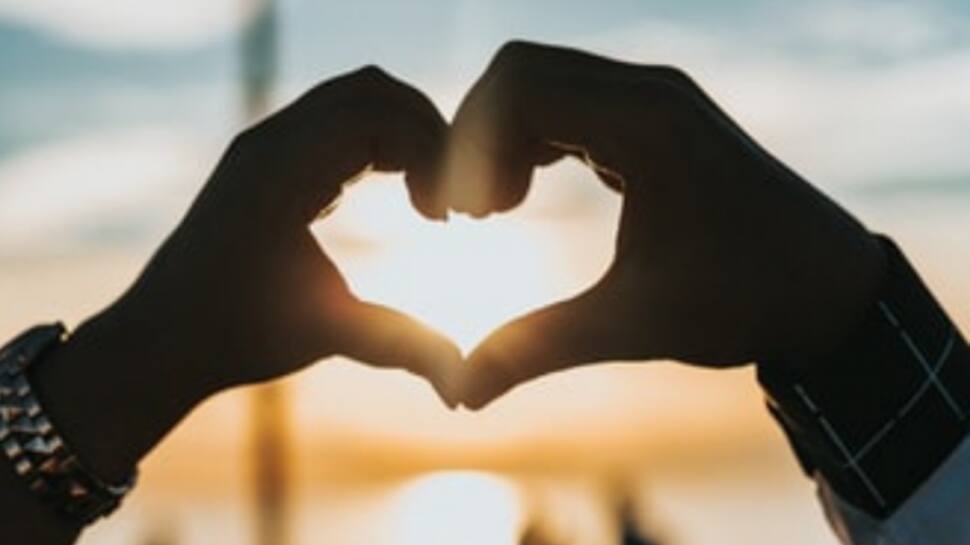 மருமகளை காதலித்த மாமனார்... மகனின் பைக்கையும் விட்டுவைக்கவில்லை!