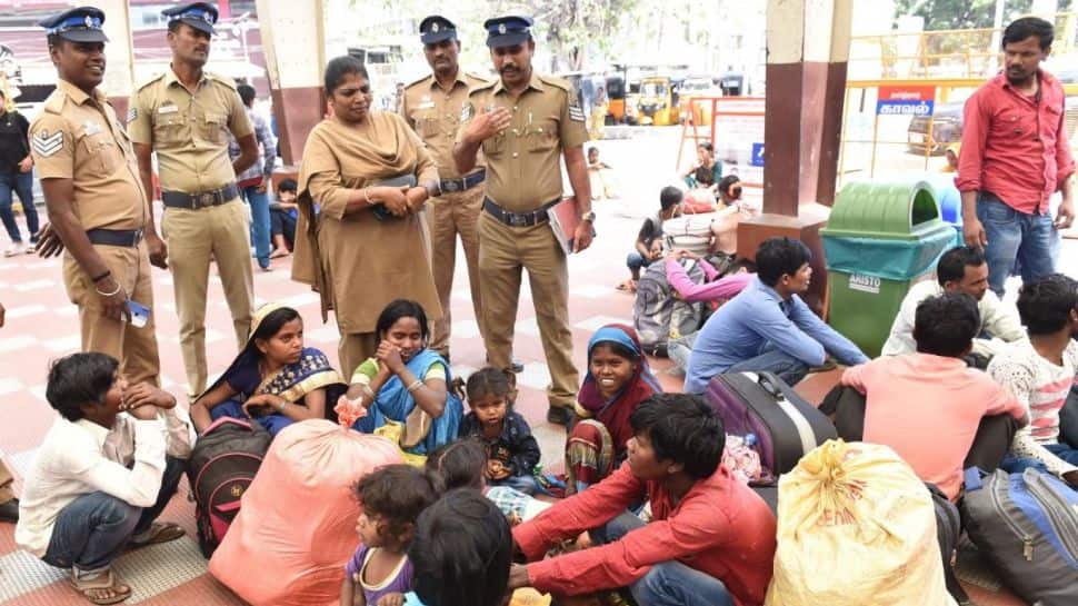 கோவை: போலி வீடியோக்கள் குறித்து வட மாநில தொழிலாளர்களிடம் விழிப்புணர்வு