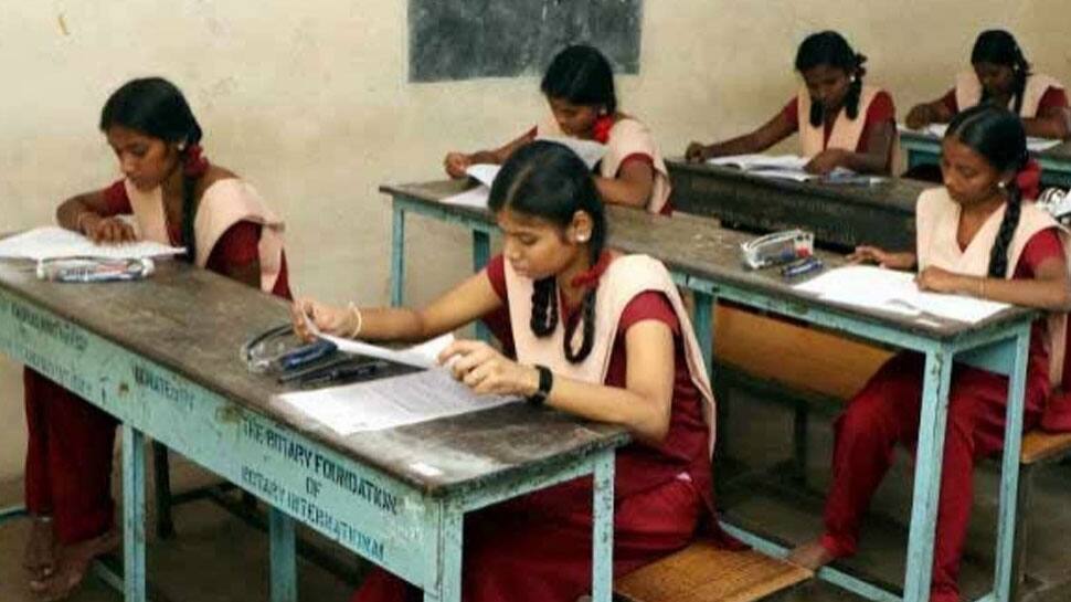 10ஆம் வகுப்பு மாணவர்களின் கவனித்திற்கு! இன்று முதல் ஹால் டிக்கெட்