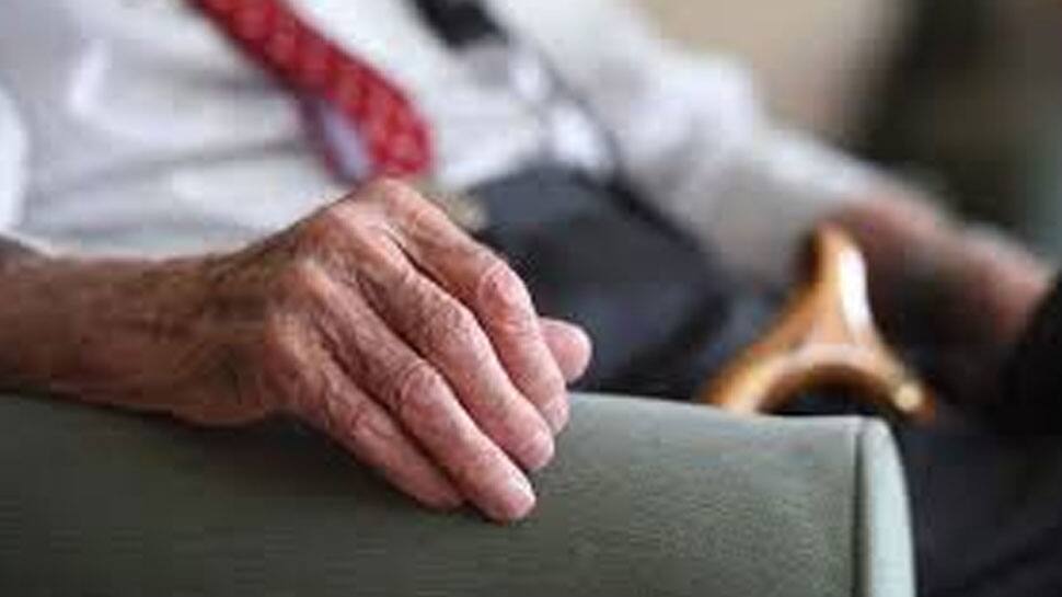 நெல்லையில் தந்தையை கவனிக்காத மகன்கள் கைது: ஆட்சியர் அதிரடி நடவடிக்கை