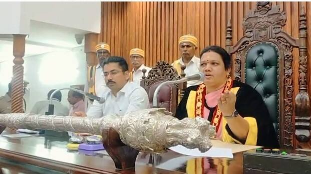 மதுரை மாநகராட்சி மேயருக்கு எதிராக திமுக கவுன்சிலர்கள் ஆர்பாட்டம்!