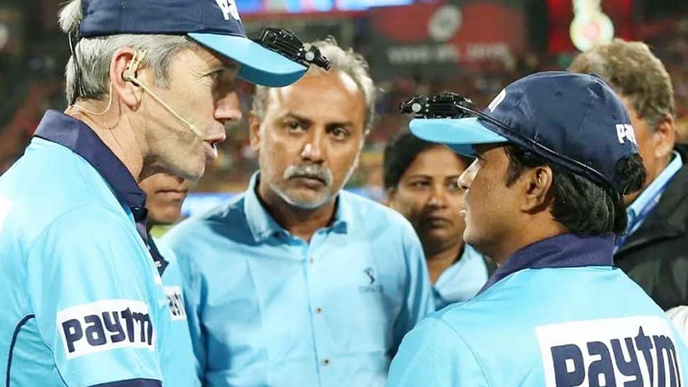 அடேங்கப்பா! ஐபிஎல் போட்டியில் அம்பயர்கள் வாங்கும் சம்பளம் எவ்வளவு தெரியுமா?