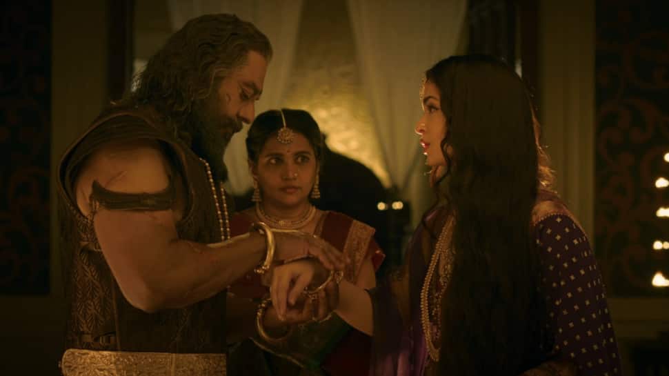 பொன்னியின் செல்வன் பட நடிகை வீட்டில் திருட்டு... அதுக்கு அவர் போட்ட ட்வீட் இருக்கே!