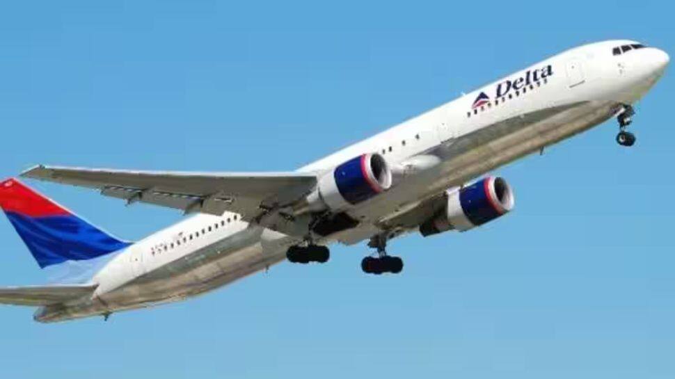 விமானத்தில் ரகளை செய்த பயணி... குடிபோதையில் விமான பணிபெண்ணிற்கு முத்தமிட்ட 61 வயது நபர்! 