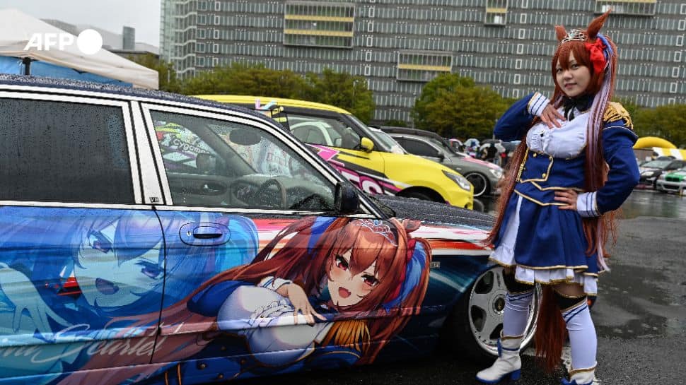 காரை பார்க்க வித்தியாசமா இருக்கா? கார் விலையைவிட இந்த கார்டூனுக்கு செலவு அதிகம்