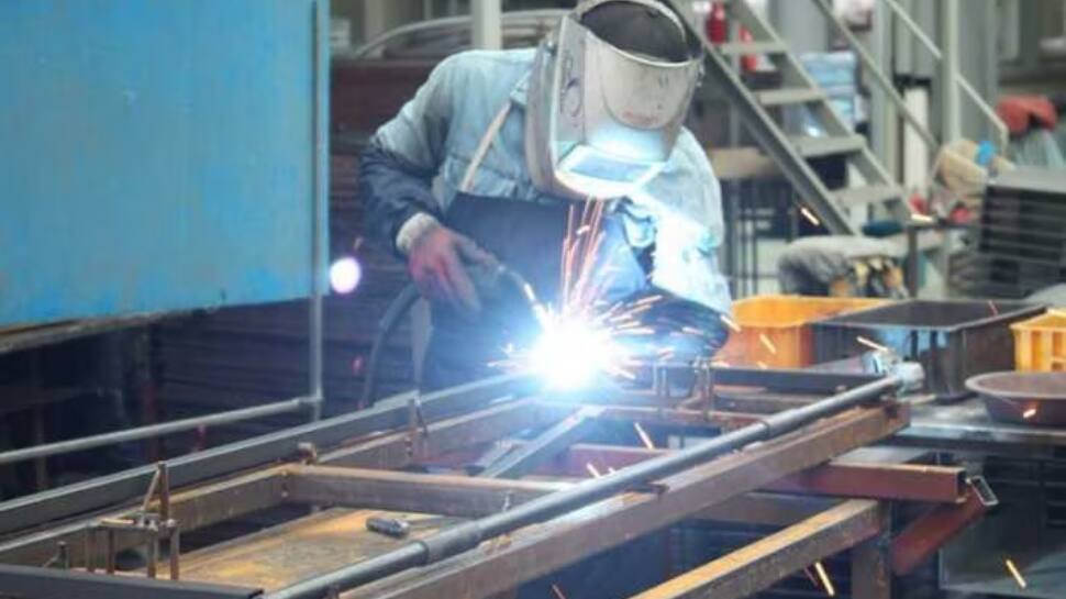 இலவச பயிற்சியும், உடனடி வேலையும்... வேல்டிங் துறையில் கொட்டிக்கிடக்கும் வேலைவாய்ப்பு!