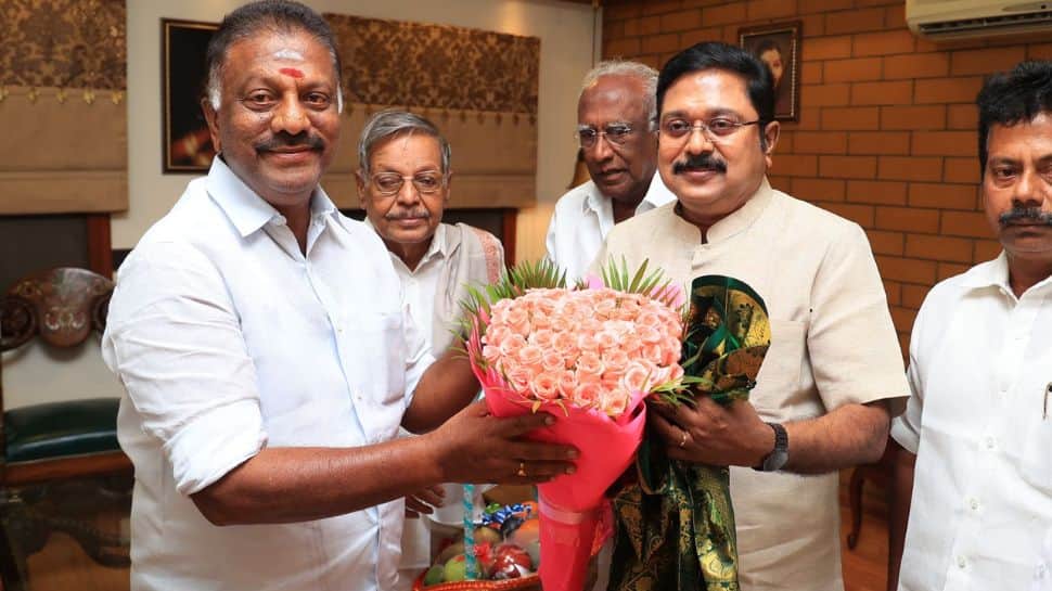 OPS Met TTV Dinakaran In His Chennai Home | டிடிவி தினகரன்- ஓபிஎஸ் சந்திப்பு  மற்றும் கூட்டு செய்தியாளர் சந்திப்பு | Tamil Nadu News in Tamil