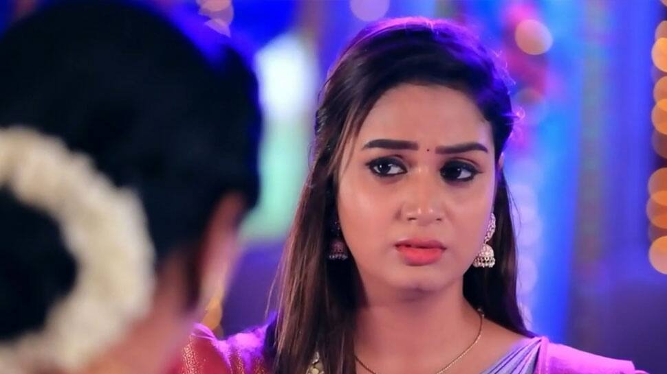 சண்டக்கோழி சீரியல் அப்டேட்: மகாவின் மீது விழும் திருட்டுப் பழி.. விக்ரமால் வந்த சிக்கல்!!