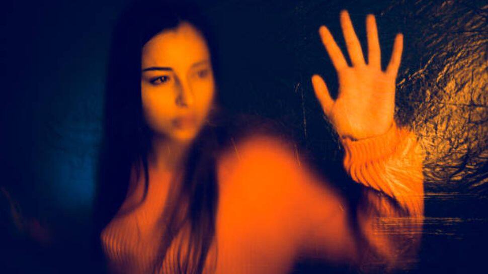 யூடியூப்பில் அந்தரங்க வீடியோவை வெளியிடுவோம்: மிரட்டும் கும்பல் - திகைத்த பெண்கள்..!