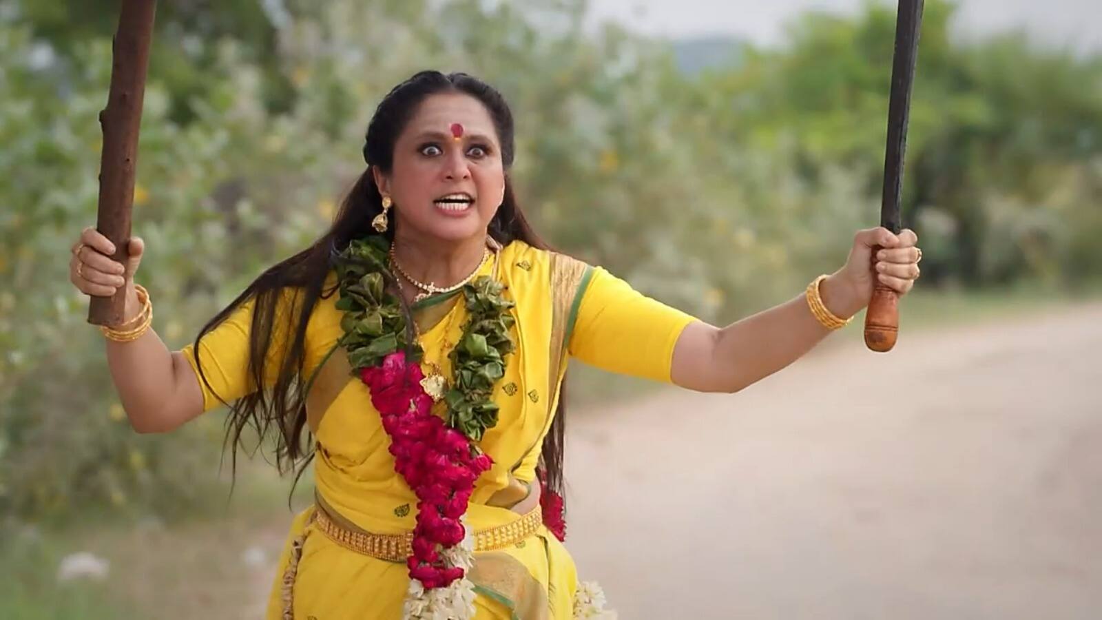 ரவுடிகளிடம் சிக்கும் மாரி - மாரி சீரியல் இன்றைய எபிசோட் அப்டேட்!