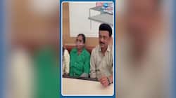 சிங்கப்பூரில் CM உடன் செல்பி எடுக்கும் தமிழ் மக்கள்