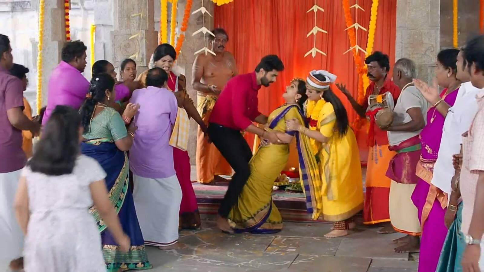 மாரிக்கு கத்திக்குத்து.. அதிர்ச்சியில் முத்து பேச்சி - மாரி சீரியல் அப்டேட்!