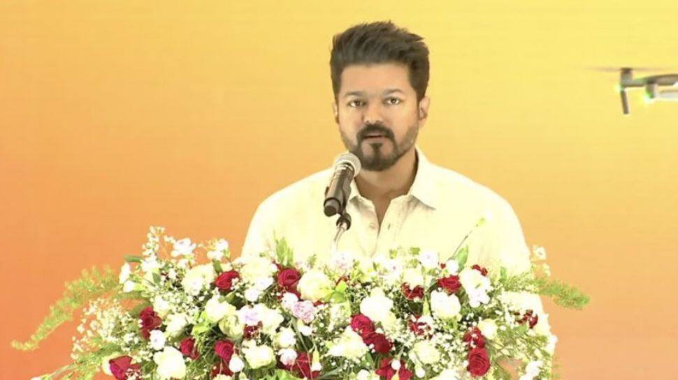 பெரியார், அம்பேத்கர், காமராஜர் பற்றி படித்து தெரிந்து கொள்ளுங்கள் - விஜய்