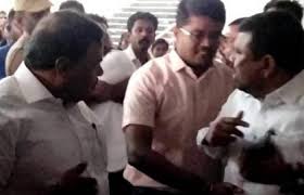 மாவட்ட ஆட்சி தலைவருக்கே இந்த நிலைமையா? ஆர்.பி.உதயகுமார் சரமாரி கேள்வி!