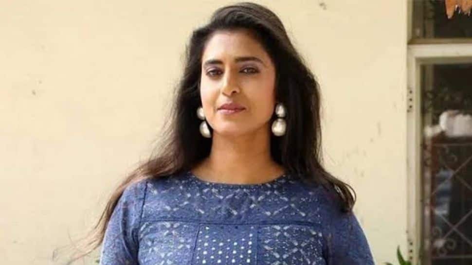 கொளுத்தி போட்ட நடிகை கஸ்தூரி-ஒரே ஒரு வீடியோ பதிவால் பற்றி எரியும் ட்விட்டர்..!