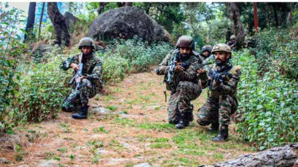 அரசு அதிகாரிகளுக்கு பயங்கரவாத தொடர்பு... பணி நீக்கம் செய்த அரசு !